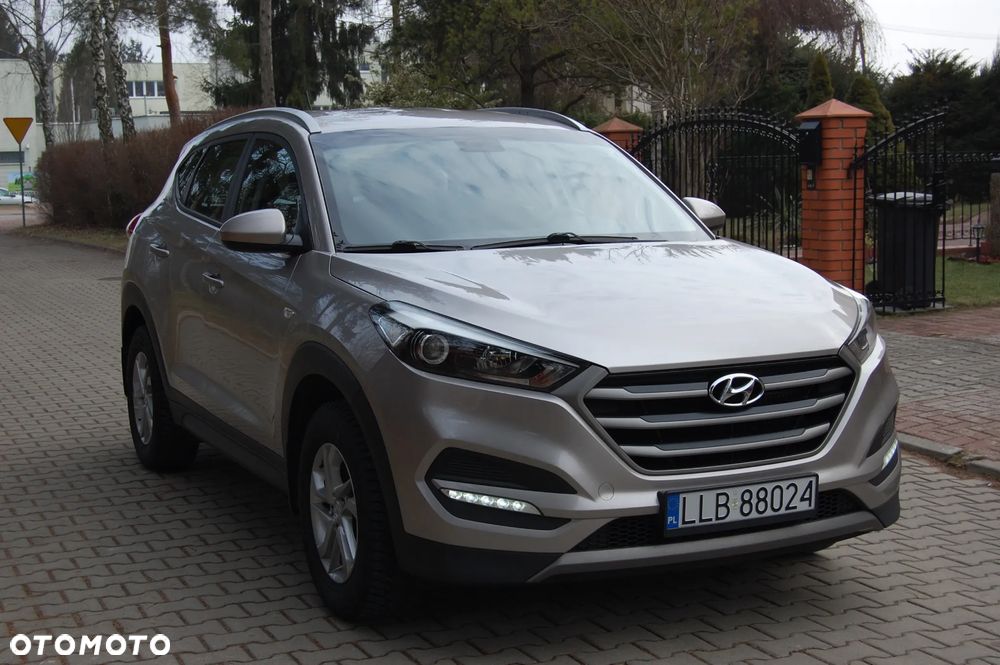Hyundai Tucson blue 1.7 CRDi 2WD Intro Edition - 32