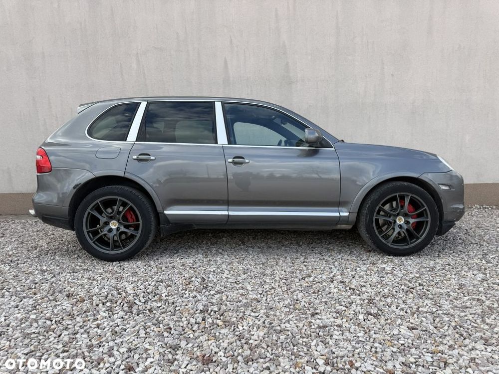 Porsche Cayenne Turbo - 1