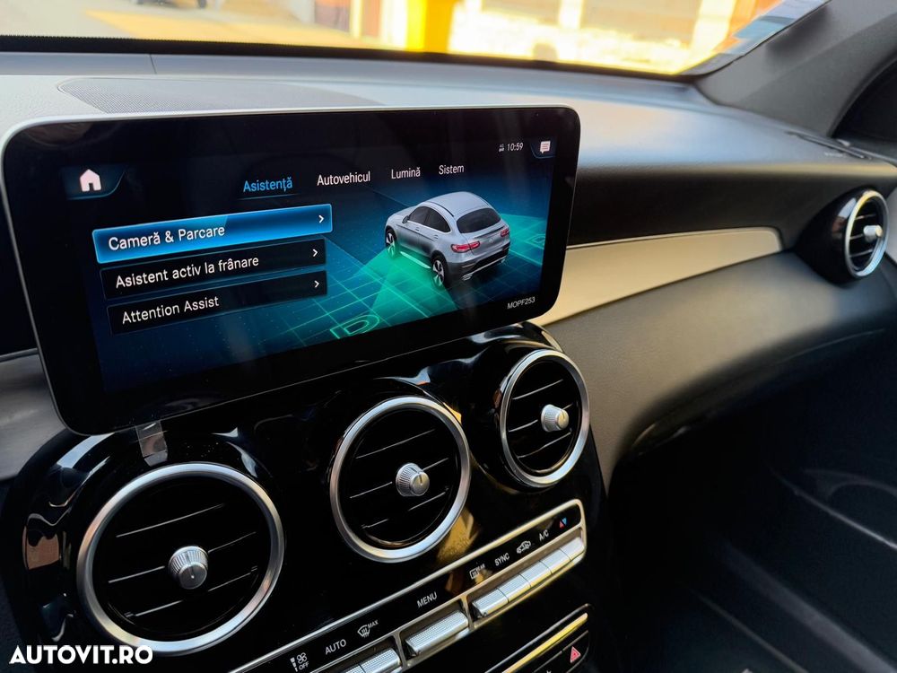 Mercedes-Benz GLC Coupe 300 d 4Matic 9G-TRONIC AMG Line - 35