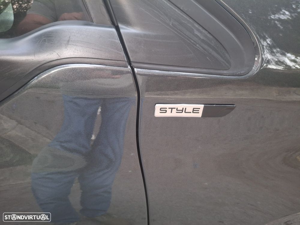 Peugeot 208 1.2 VTi SE Style - 25