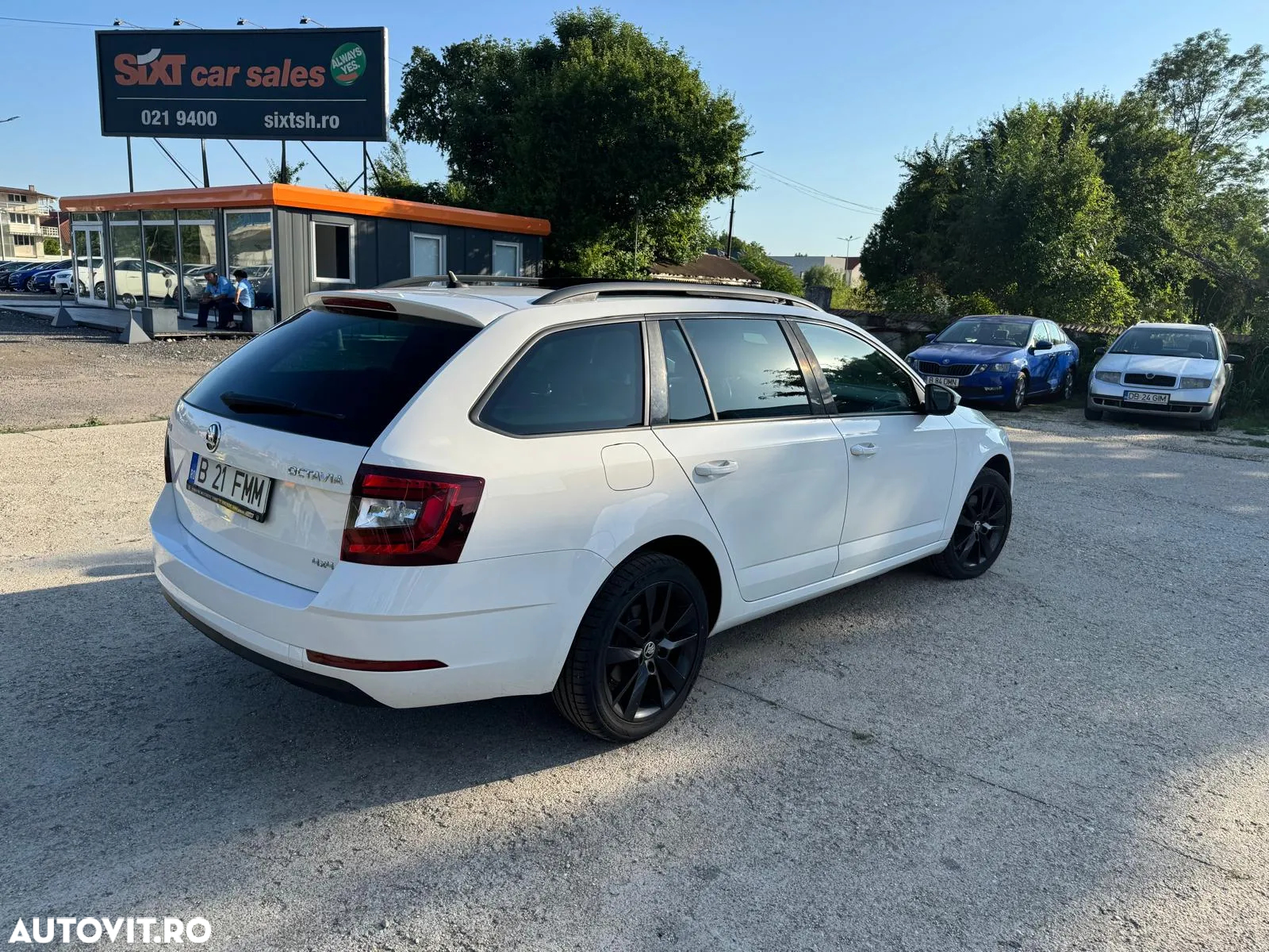 Skoda Octavia Combi Diesel 2.0 TDI 4X4 DSG Style - 4