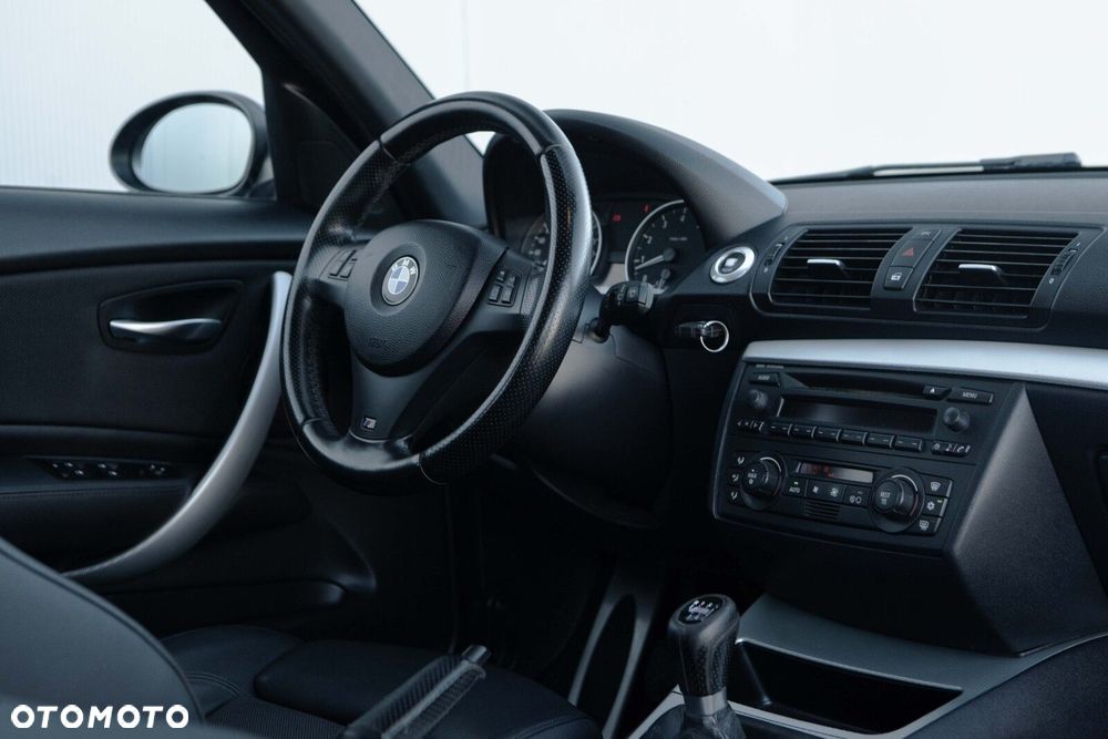BMW Seria 1 130i - 24