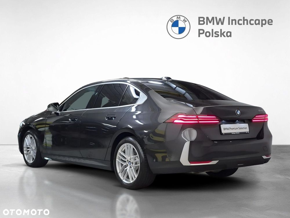BMW Seria 5 520i mHEV - 4