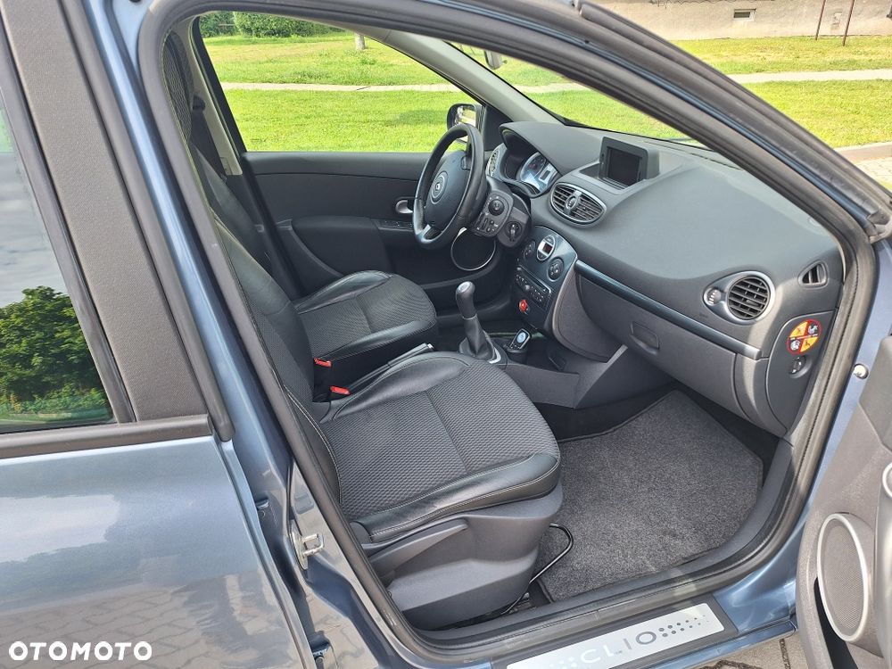 Renault Clio - 8