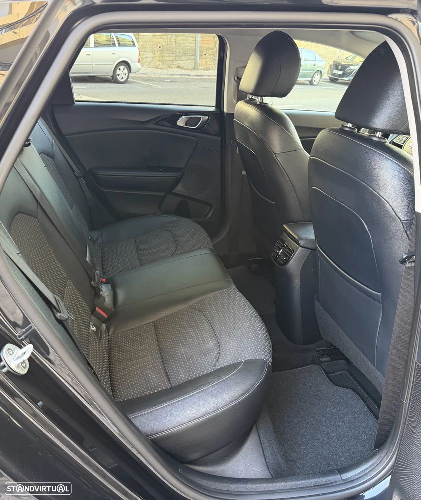 Kia Ceed SW 1.0 T-GDi TX+SRF - 21