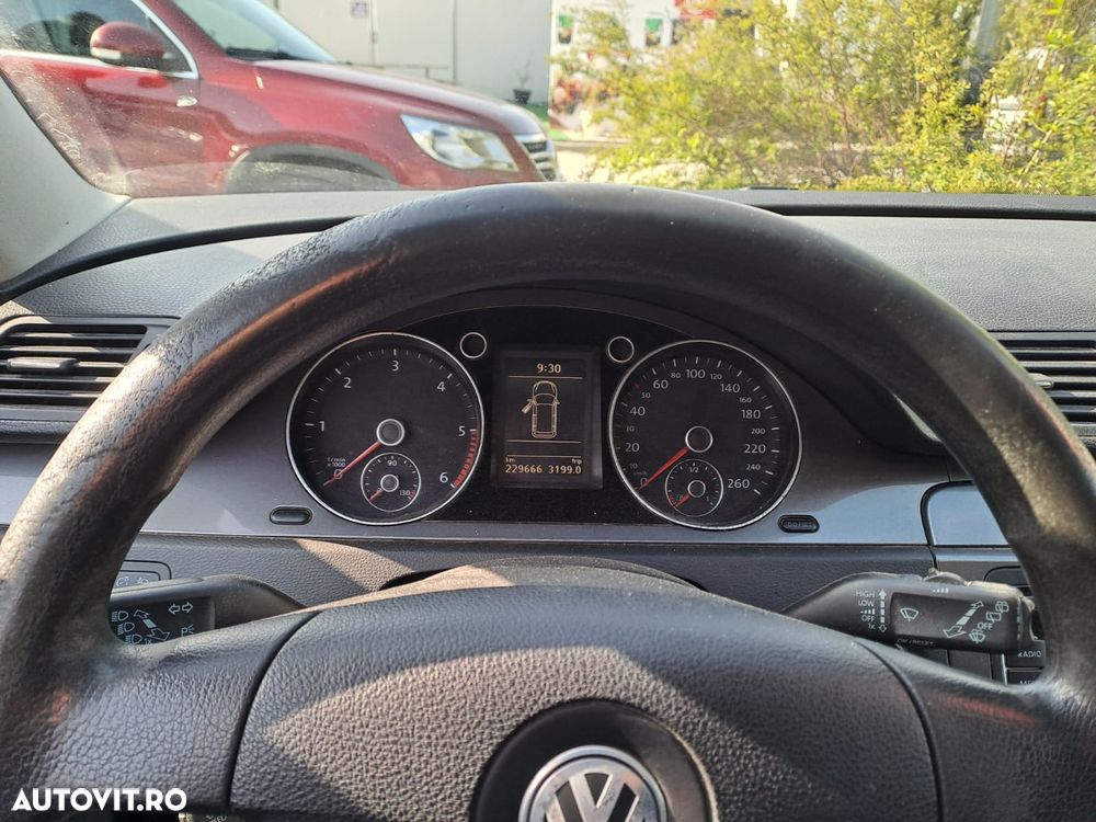 Volkswagen Passat 2.0 TDI Comfortline - 4
