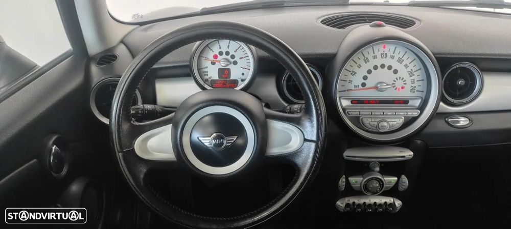 MINI 3 Portas Cooper D - 25