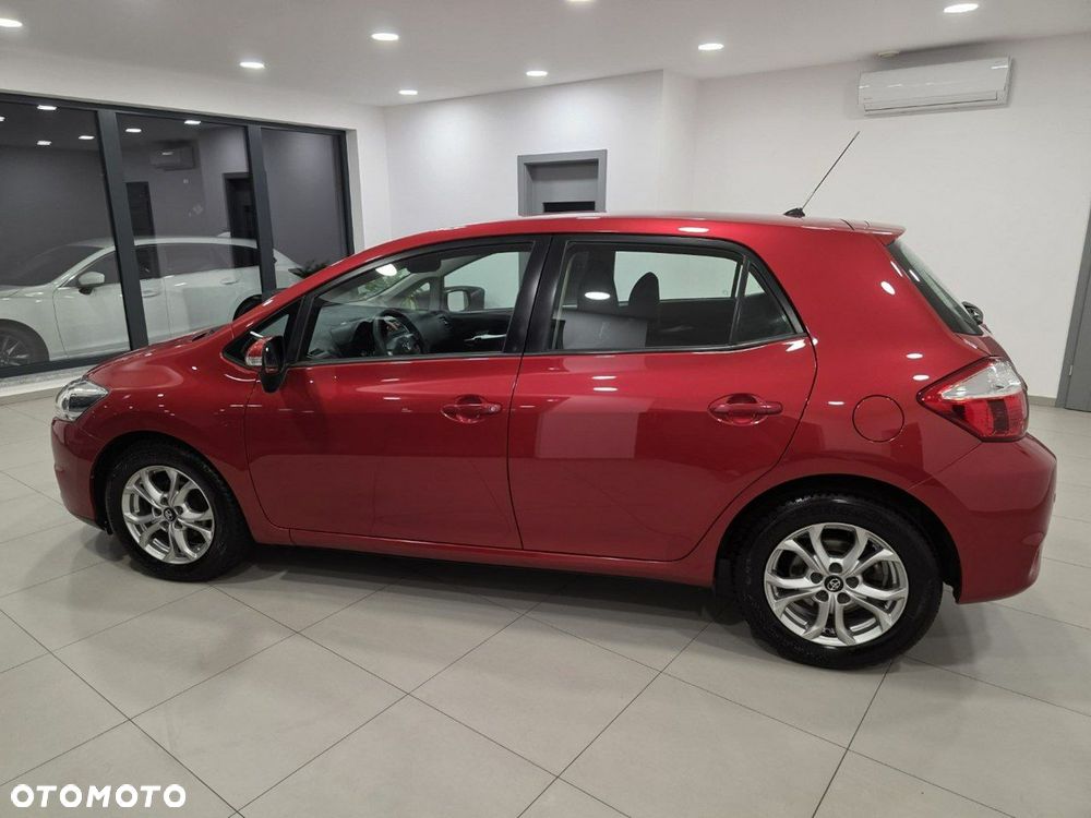 Toyota Auris 1.6 Luna - 2