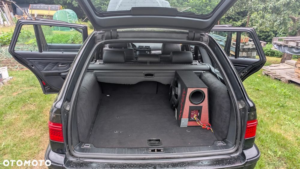 BMW Seria 5 523i - 23