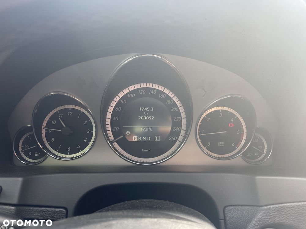 Mercedes-Benz Klasa E 250 CDI DPF BlueEFFICIENCY Automatik Elegance - 7