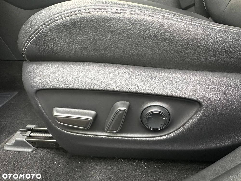 Toyota RAV4 2.5 Hybrid Executive 4x4 - 28