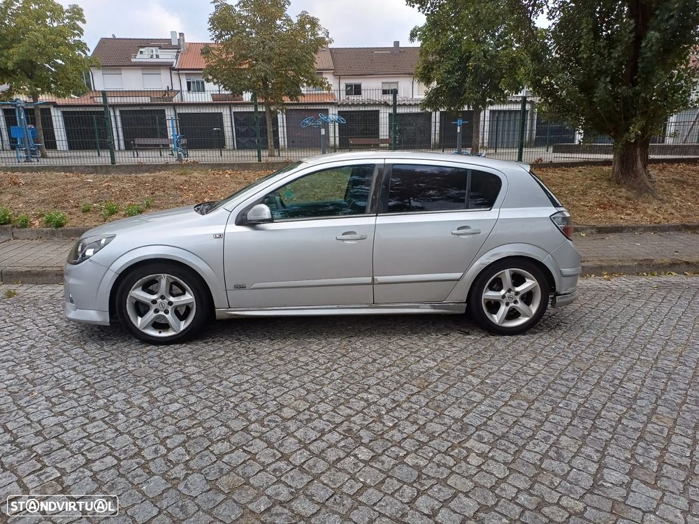 Opel Astra 2.0 T Cosmo - 9