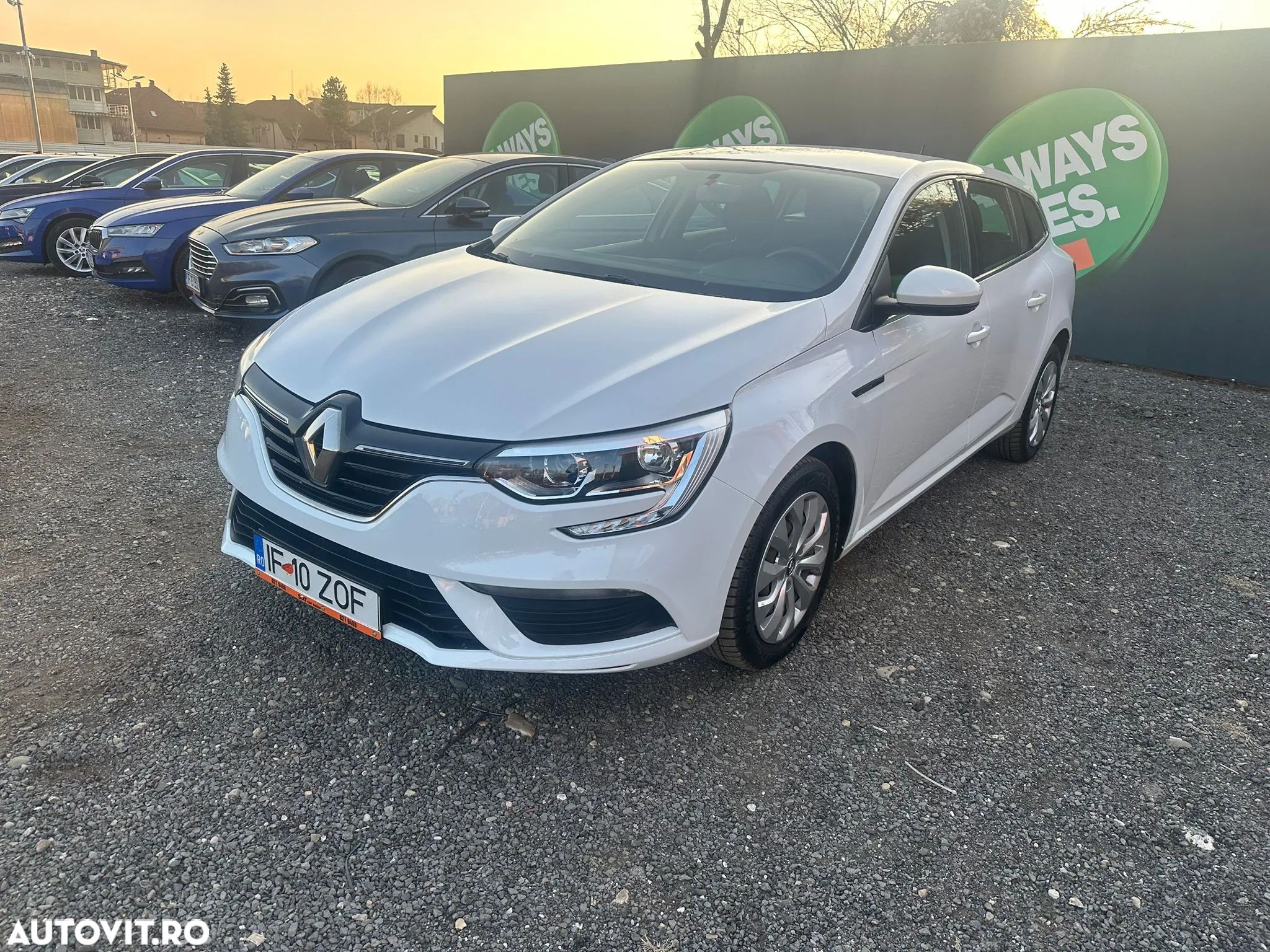 Renault Megane Estate TCe GPF Life - 1