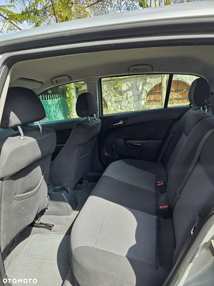 Opel Astra 1.3 CDTI - 11