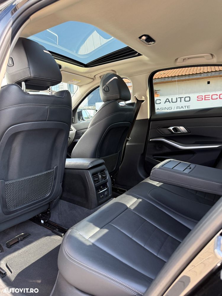 BMW Seria 3 320d Aut. Sport Line - 14