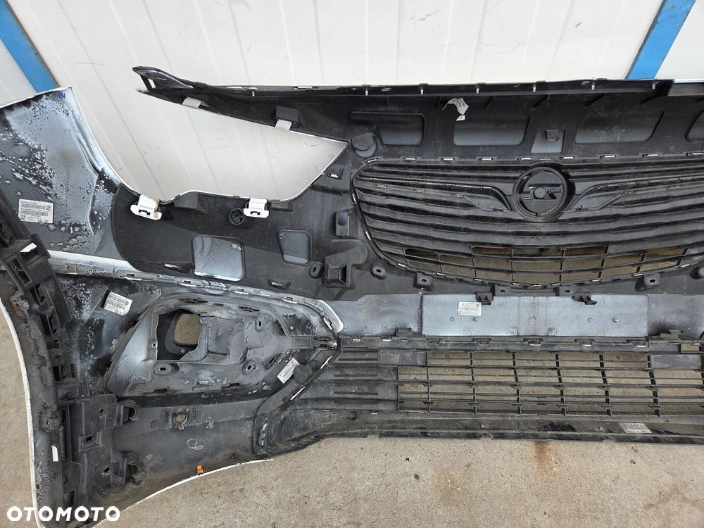 Zderzak przedni Opel Combo E - 13