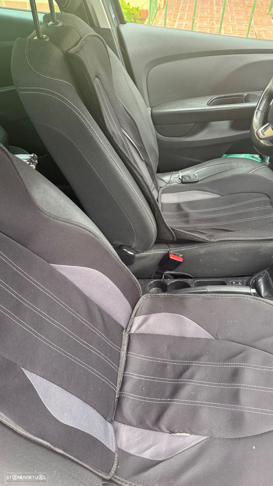 Renault Clio 1.5 dCi Limited - 6