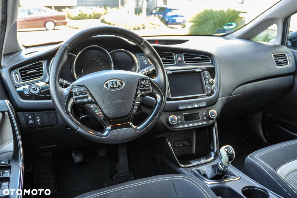 Kia Ceed - 9