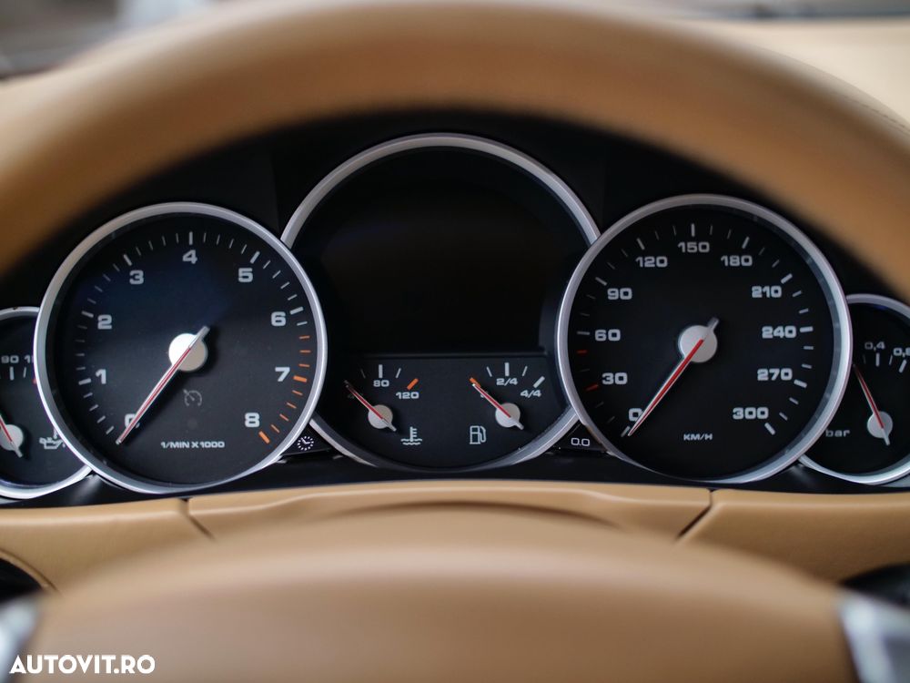 Porsche Cayenne - 17