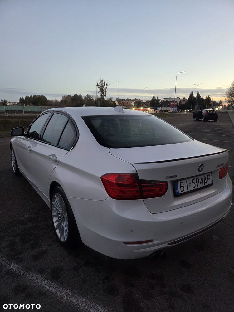 BMW Seria 3 328i xDrive Luxury Line - 5