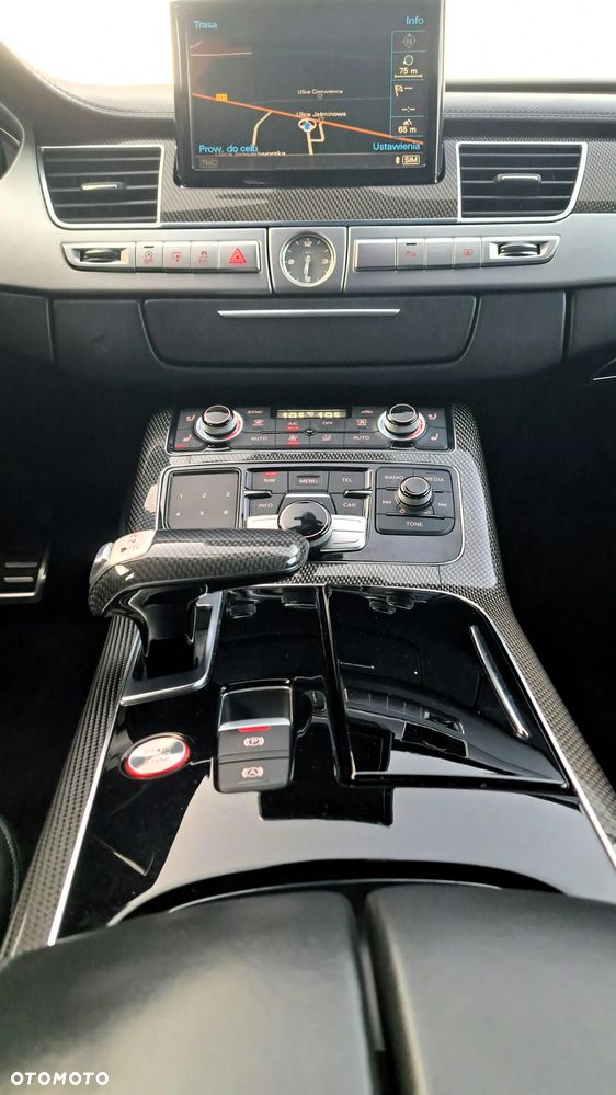 Audi S8 - 8