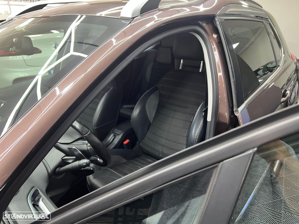 Peugeot 2008 1.6 e-HDi Allure 2-Tronic - 28