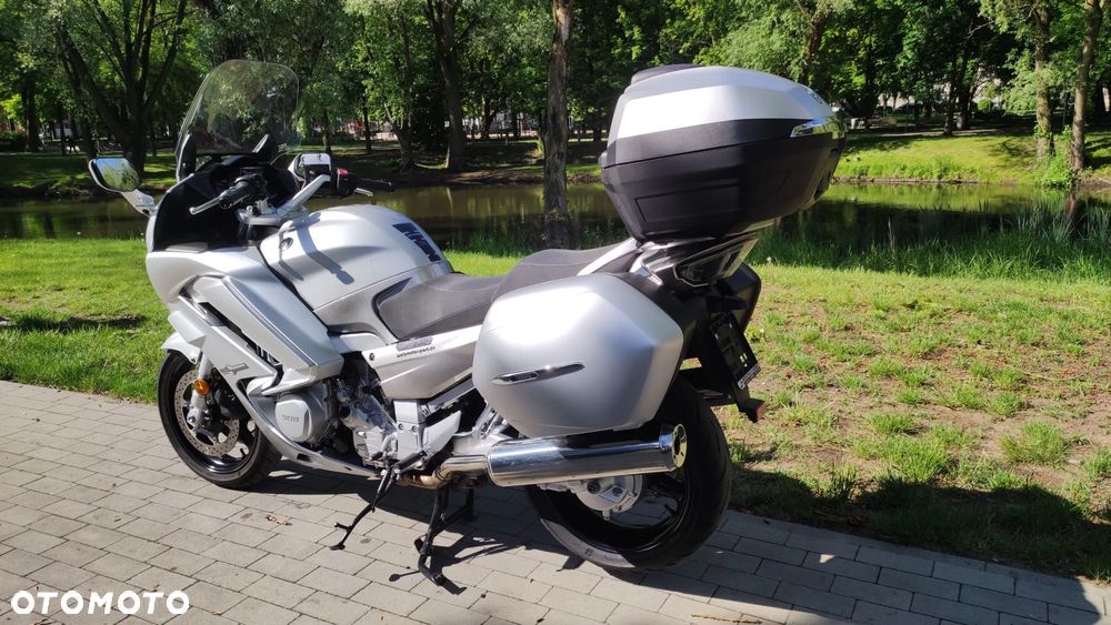Yamaha FJR - 4