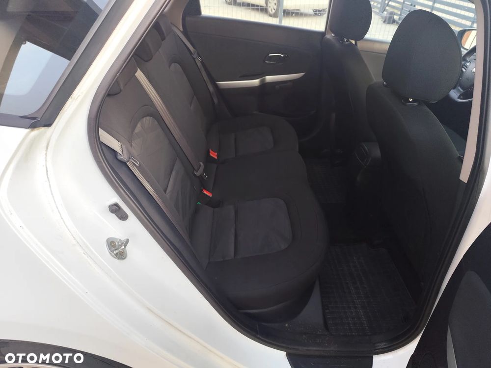 Kia Ceed 1.6 GDI Business Line - 15