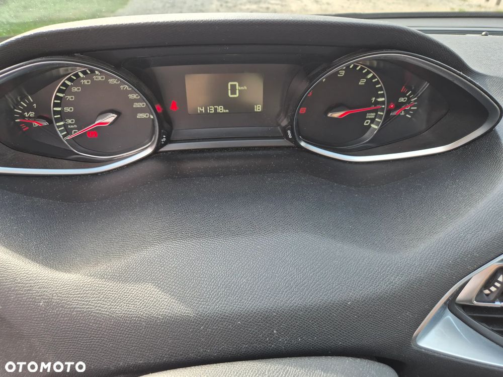 Peugeot 308 1.6 BlueHDi Allure S&S - 10