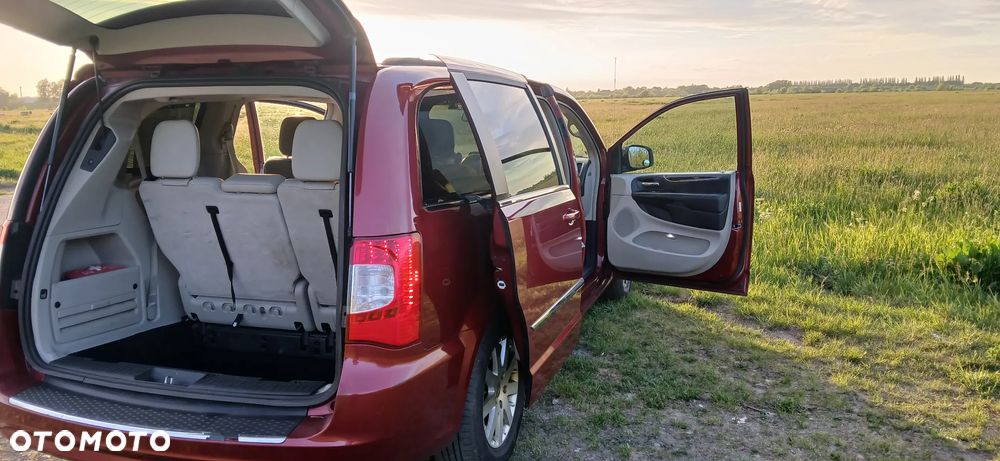 Chrysler Town & Country 3.6 Limited - 6