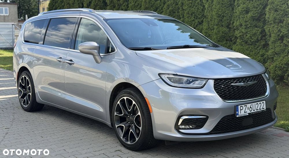 Chrysler Pacifica - 1