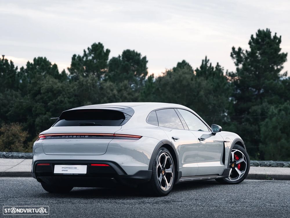 Porsche Taycan Cross Turismo 4S - 8