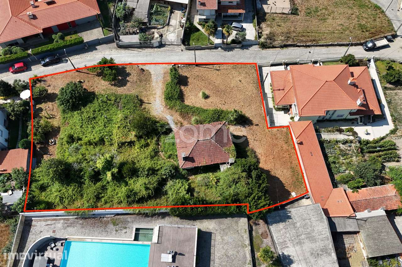 Terreno com Moradia para Recuperar – Areias, Barcelos - Grande imagem: 2/22