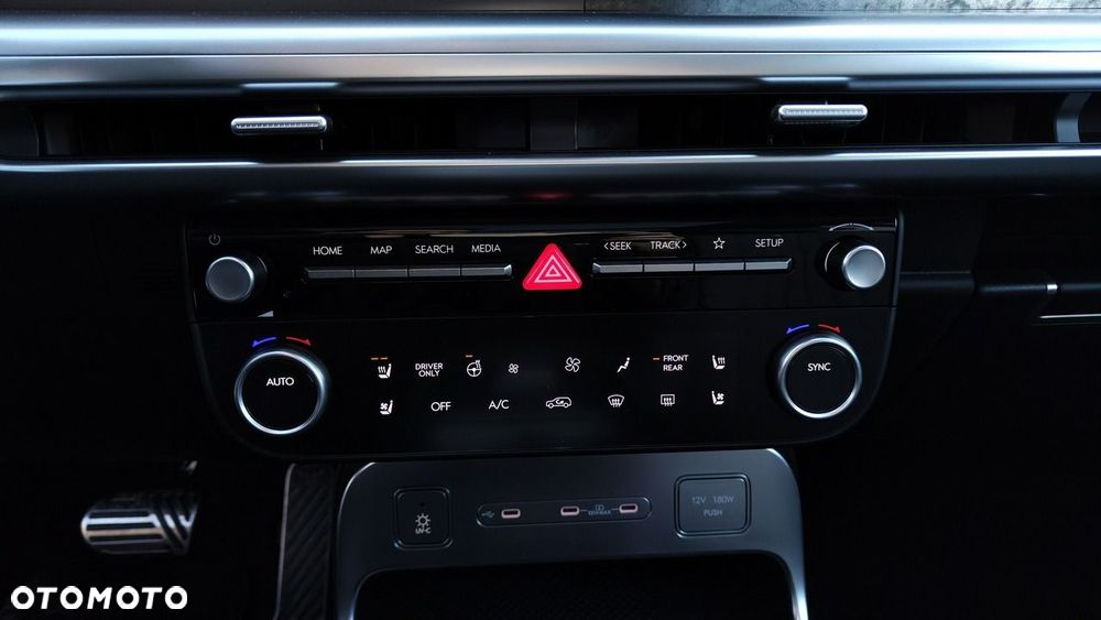 Hyundai IONIQ 9 110kWh Calligraphy AWD - 31
