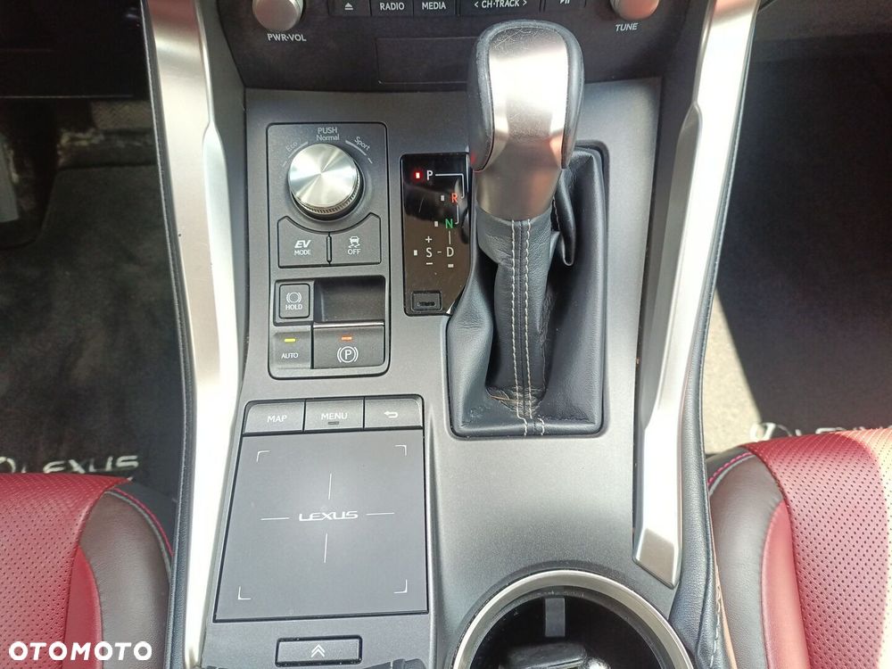 Lexus NX 300h Comfort AWD - 25