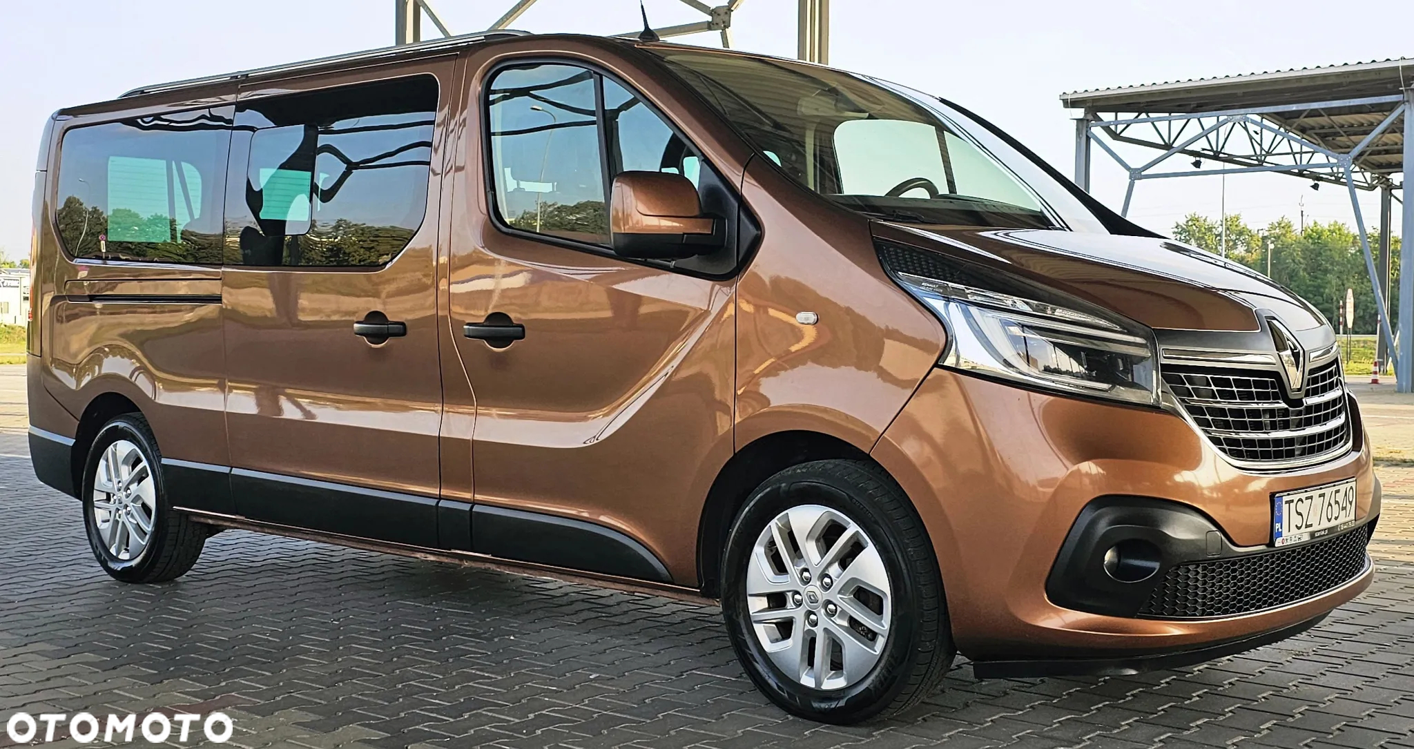 Renault Trafic Grand SpaceClass 2.0 dCi - 16