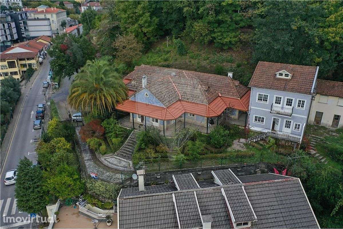 Chalet mais um anexo habitacional no centro da vila do Gerês! - Grande imagem: 3/21
