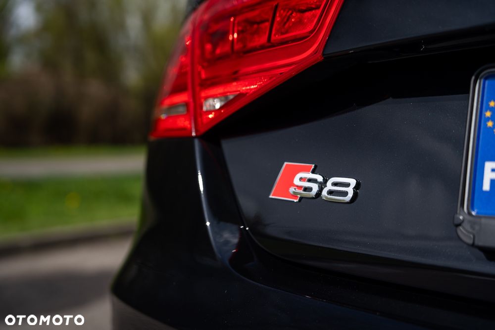 Audi S8 Standard - 11