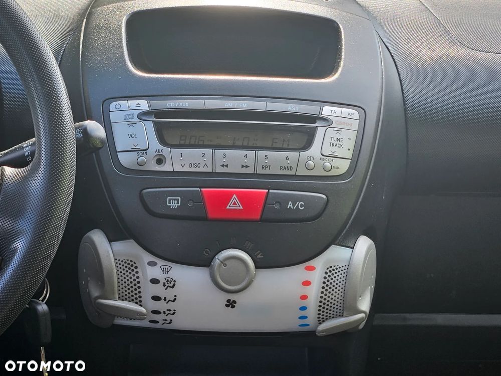 Peugeot 107 1.0 Trendy - 14