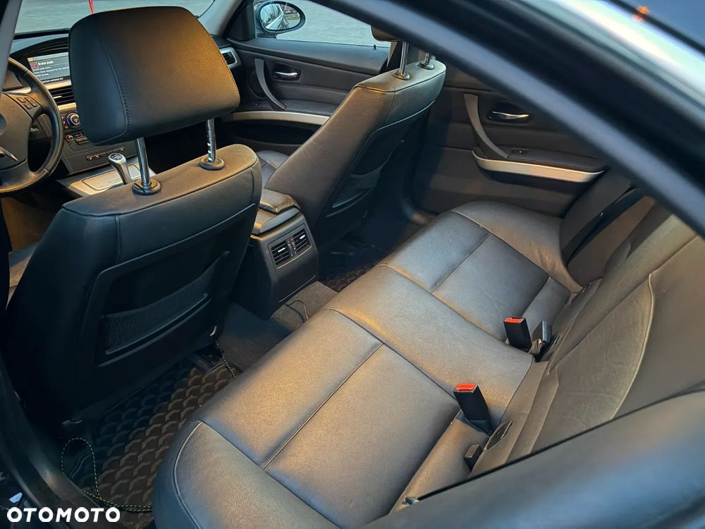BMW Seria 3 325d - 11