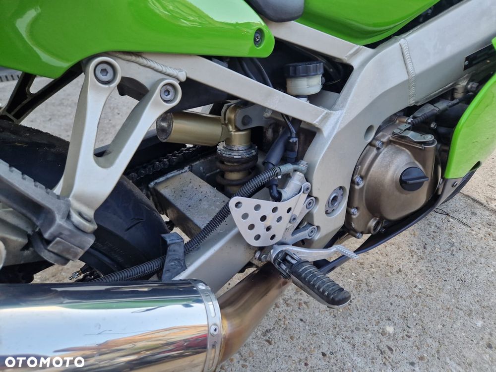 Kawasaki ZXR - 30