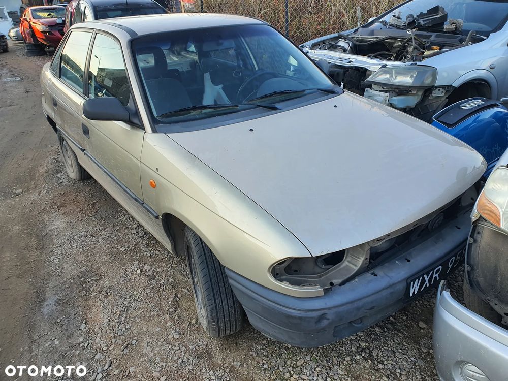 opel astra F Z489 maska zderzak lampa grill błotnik drzwi zbiornik paliwa szyba lusterko klamka - 1