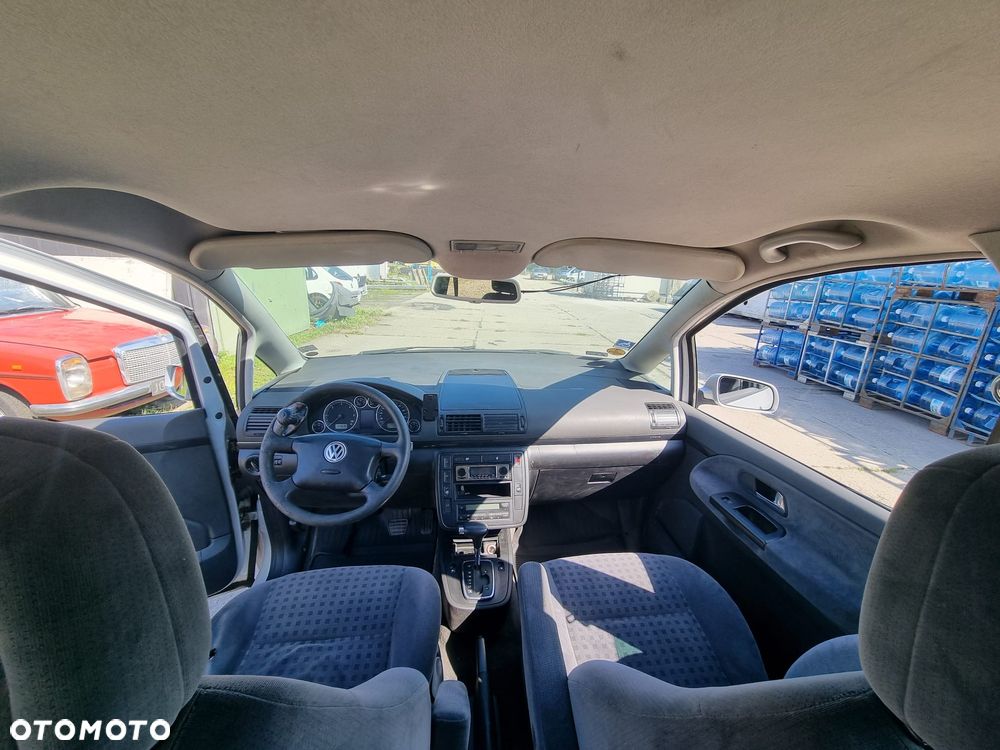 Volkswagen Sharan 1.9 TDI Comfortline Tiptr - 8
