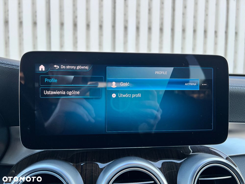 Mercedes-Benz GLC 200 4Matic 9G-TRONIC AMG Line - 36