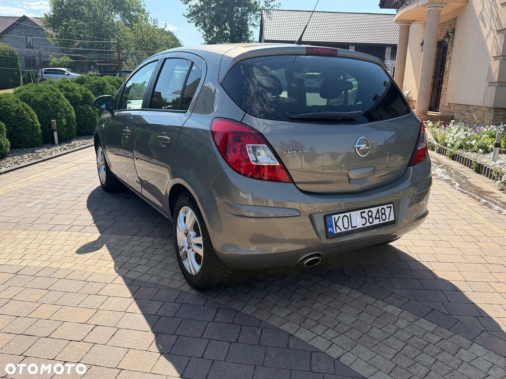 Opel Corsa 1.4 16V Active - 11