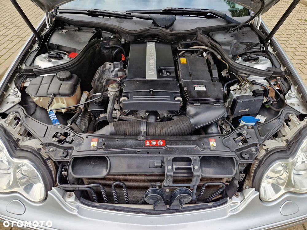 Mercedes-Benz Klasa C 200 Kompressor Sport Edition - 28