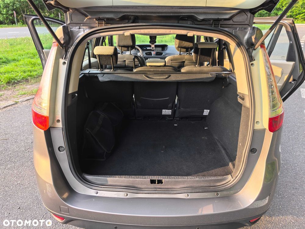 Renault Grand Scenic - 8