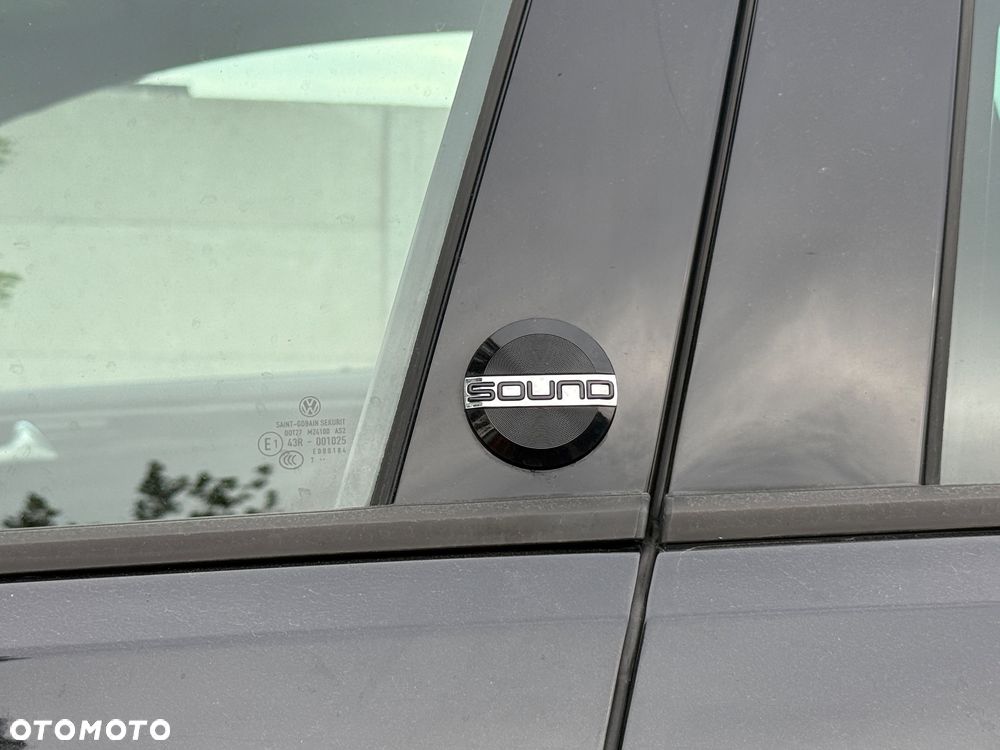 Volkswagen Golf - 10