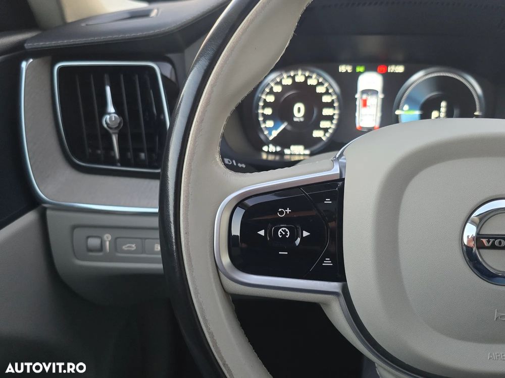 Volvo XC 60 Recharge T8 Twin Engine eAWD Inscription - 19