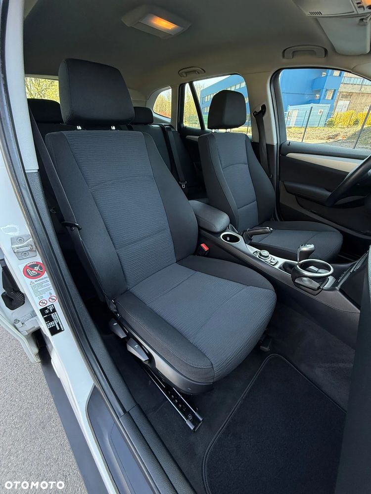 BMW X1 xDrive18d xLine - 36